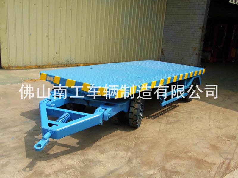 叉车牵引工业平板车 工厂车间周转用10吨爱体育官方网站