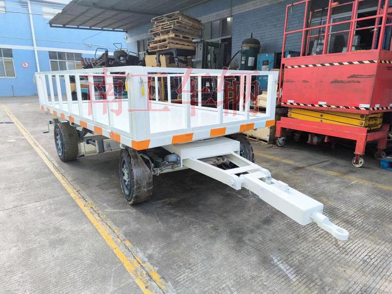 3吨爱体育官方网站牵引工具拖车 带护栏减震刹车功能