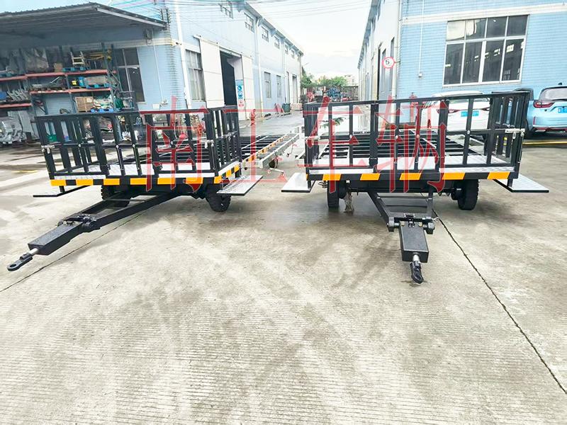 5吨带不锈钢配件牵引爱体育官方网站 护栏型全挂车