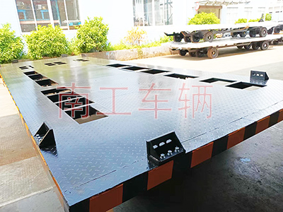 13点5吨箱变拖车底盘 全挂式爱体育官方网站3I.jpg
