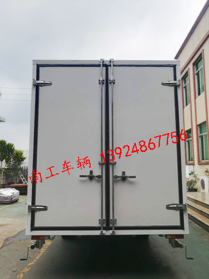 1.5吨白色厢式爱体育官方网站2I.jpg