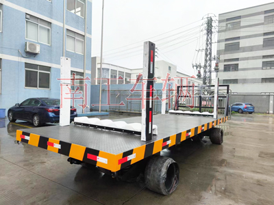 30T重型爱体育官方网站 带活动插装立柱工具拖车3I.jpg