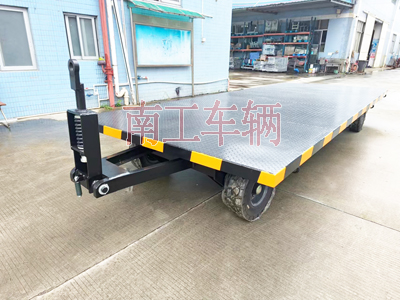 6吨牵引爱体育官方网站 工业全挂拖车4I.jpg