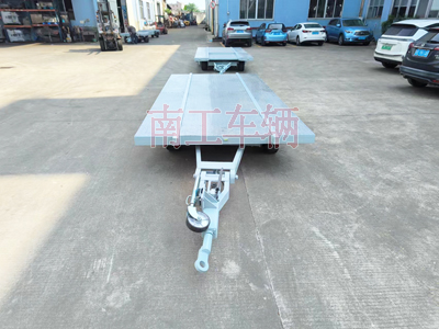船体艏段运输爱体育官方网站4I.jpg