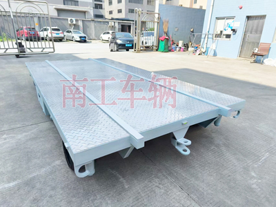 船体艏段运输爱体育官方网站3I.jpg