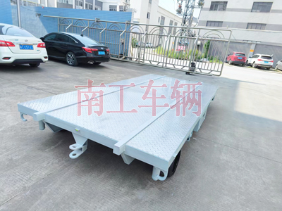 船体艏段运输爱体育官方网站1I.jpg