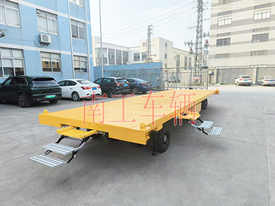 10吨爱体育官方网站 带液压支腿伸缩梯工具车2I.jpg