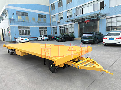 10吨爱体育官方网站带液压支腿伸缩梯工具车3I.jpg
