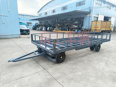4吨骨架式爱体育官方网站 带下翻护栏工具拖车3I.jpg