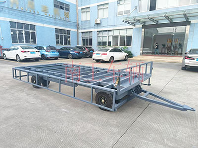 4吨骨架式爱体育官方网站 带下翻护栏工具拖车I.jpg