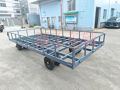4吨骨架式爱体育官方网站 带下翻护栏工具拖车2I.jpg
